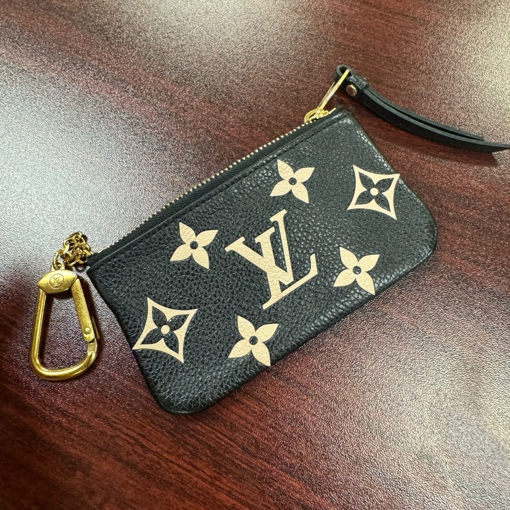 Louis Vuitton key chain pouch